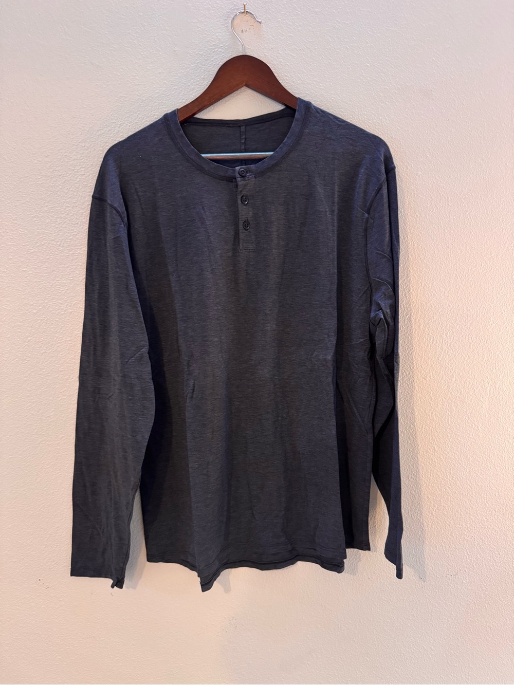 lululemon athletica Men's Long Sleeve Henley - Charcoal